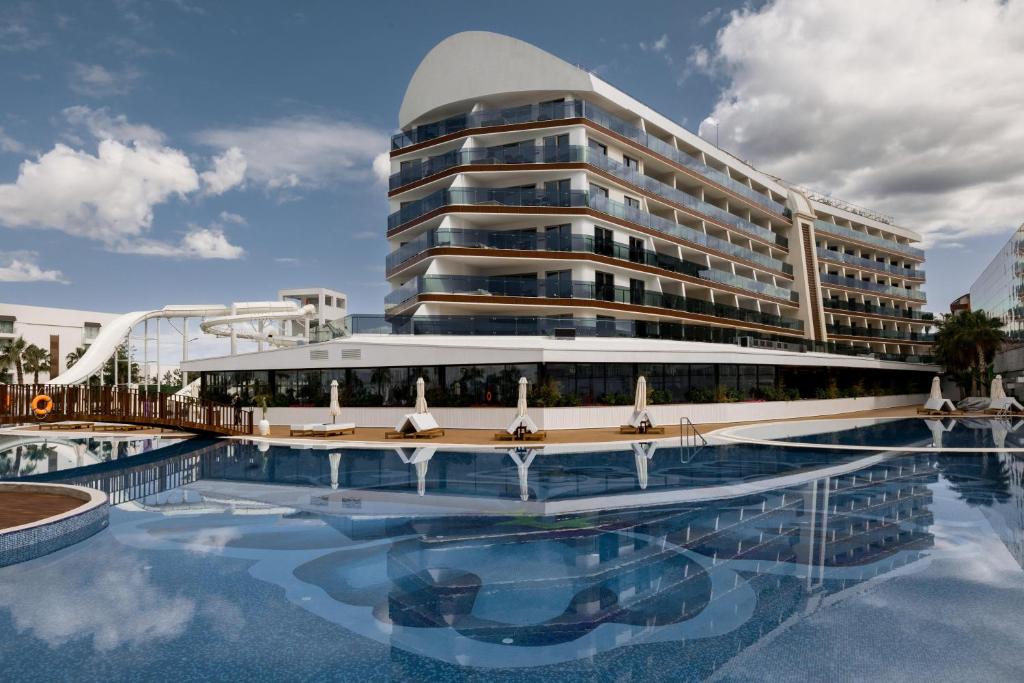 Antalya Rubi Platinum Sign