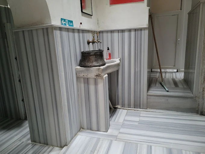 Historical Vezneciler Bath İstanbul